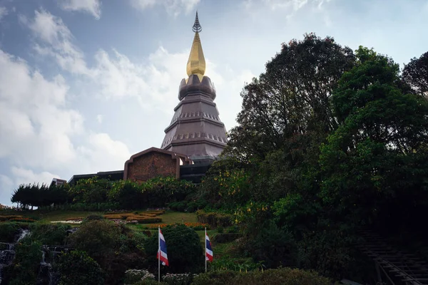 Tájkép Pagoda Inthanon Hegyen Napsütéses Napon Chiang Mai Thaiföld Inthanon — Stock Fotó