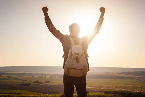 Silhouette Eines Champions Auf Einem Berggipfel Aktives Lebenskonzept Wandern Einklang — Stockfoto