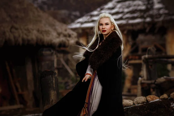 Beautiful Blonde Viking Dressed Black Cloak Backdrop Castle Beautiful Film — Stock Photo, Image