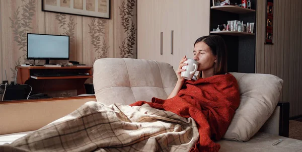 Sick Flu Woman Caught Cold Woman Feeling Cold Blanket Resting — Stock Photo, Image