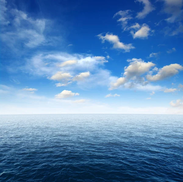 Blauw Zeewateroppervlak Aan Hemel — Stockfoto