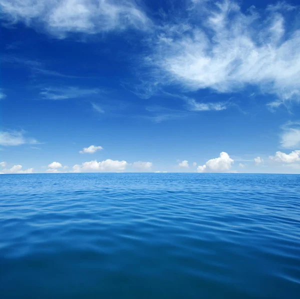 Голубая Поверхность Морской Воды Небе — стоковое фото