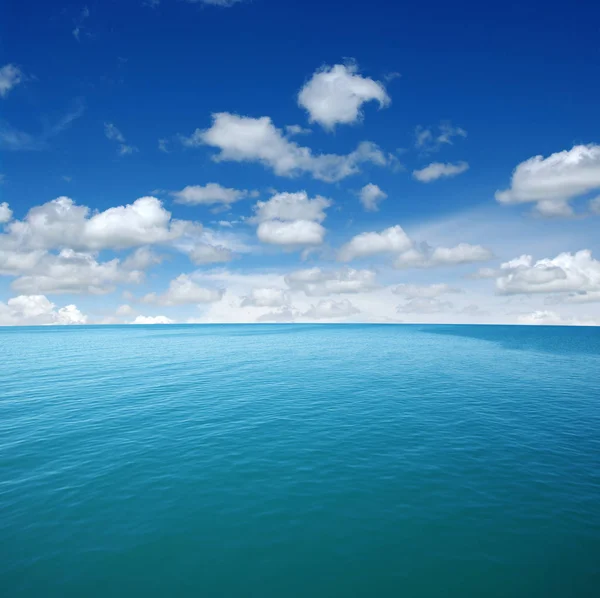 Superficie Blu Dell Acqua Mare Sul Cielo — Foto Stock