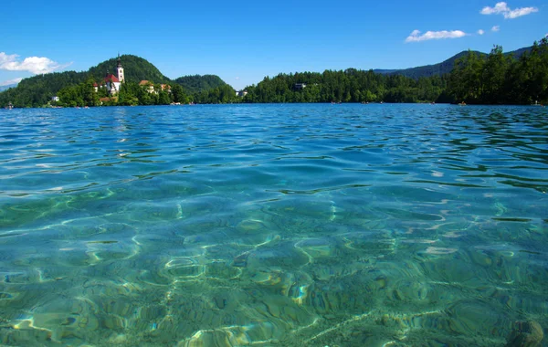 Manzara Gölü Bled ve dağlar. Slovenya, Avrupa.
