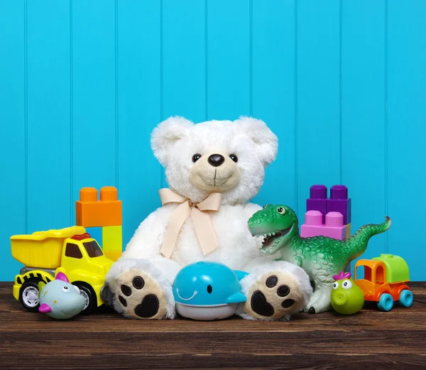 Spielzeug Auf Einem Holz Hintergrund — Stockfoto