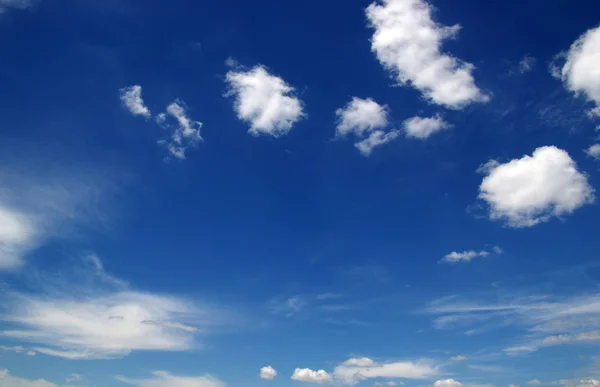 Bakgrund Blå Himmel Och Vita Moln — Stockfoto