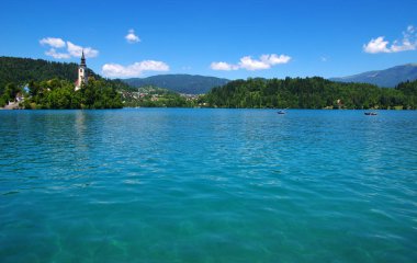 Manzara Gölü Bled ve dağlar. Slovenya, Avrupa.