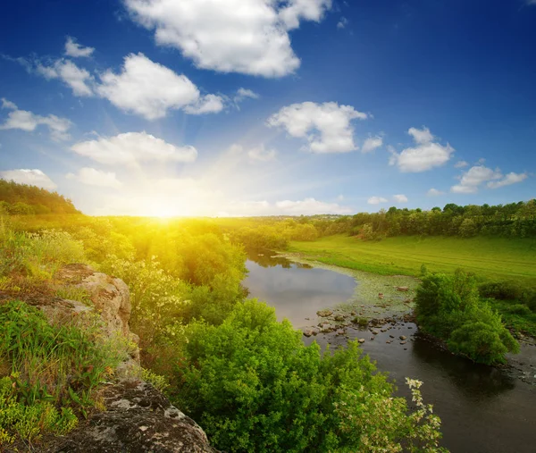 Paisagem Com Rio Sol — Fotografia de Stock