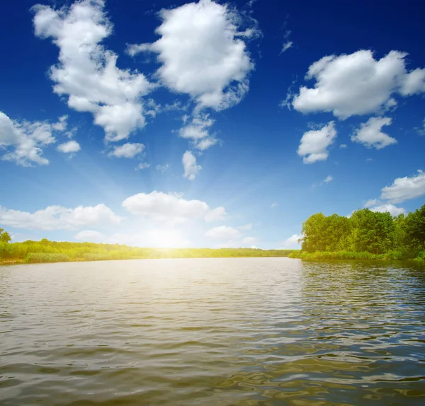 Jezerní Voda Břeh Slunce — Stock fotografie