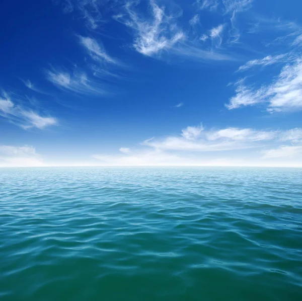 Superficie Blu Dell Acqua Mare Sul Cielo — Foto Stock