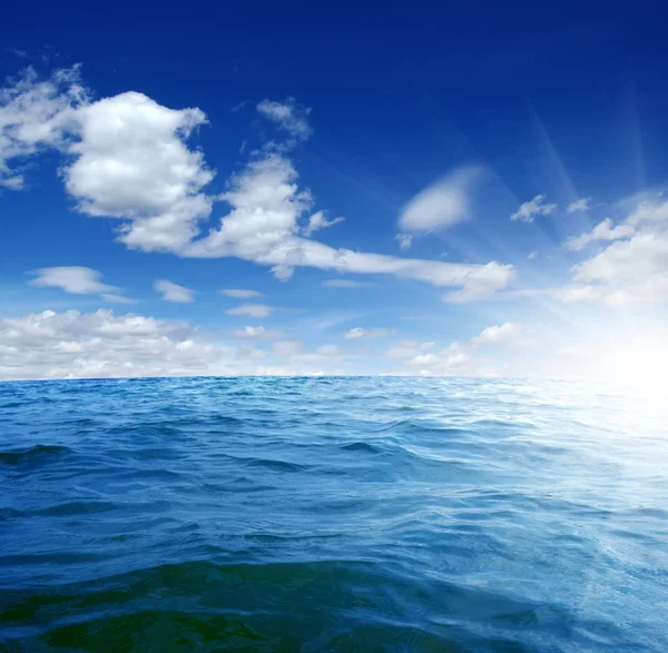 Blauwe Zee Zon Aan Hemel — Stockfoto