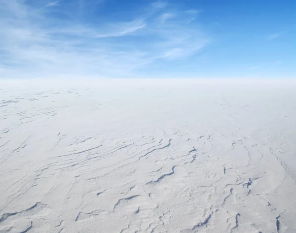 Campo Neve Céu Nublado — Fotografia de Stock