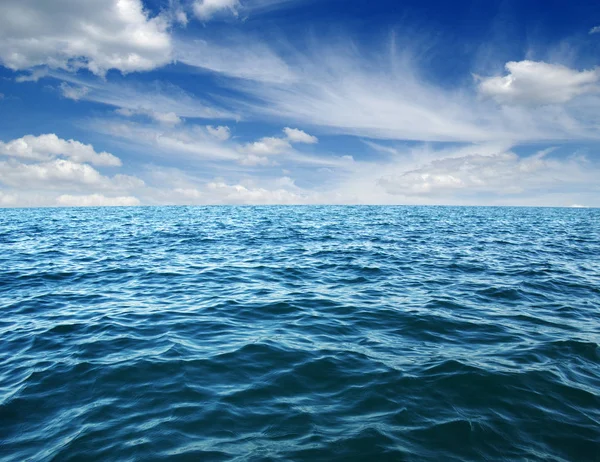 Blauw Zeewateroppervlak Aan Hemel — Stockfoto