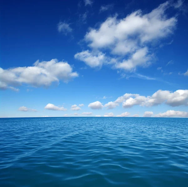 Поверхня Блакитної Морської Води Небі — стокове фото