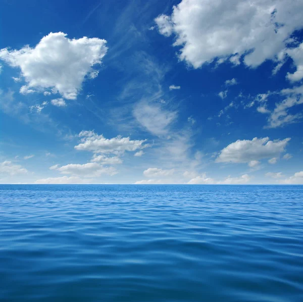 Superficie Blu Dell Acqua Mare Sul Cielo — Foto Stock