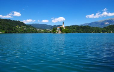 Manzara Gölü Bled ve dağlar. Slovenya, Avrupa.