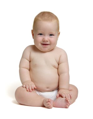 beyaz izole gülümseyen erkek bebek