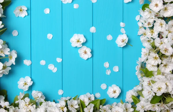 Fiori primaverili su legno — Foto Stock