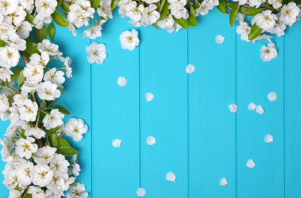 Spring flowers on wood — Stock Photo, Image