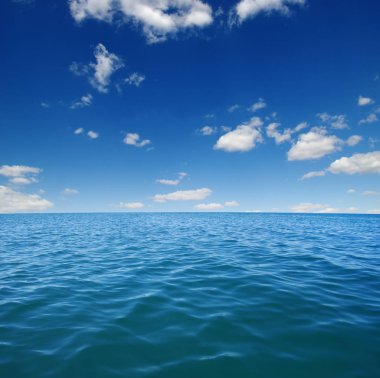 mavi deniz suyu yüzeyi