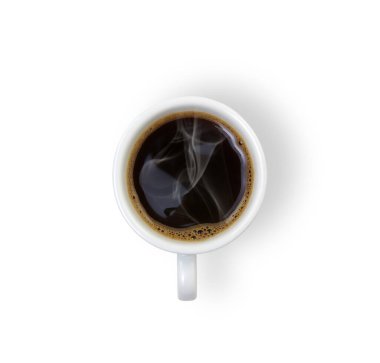 Beyaz seramik fincanda sıcak kahvenin en üst görüntüsü..