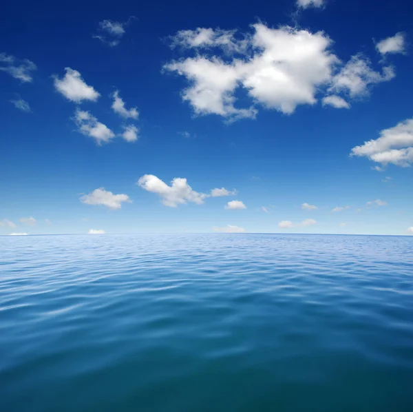 Superficie Blu Dell Acqua Mare Sul Cielo — Foto Stock