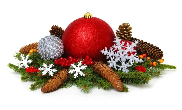 Baubles Decorazione Natale Con Rami Abete Sfondo Bianco — Foto Stock