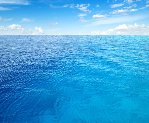 Havsvattenytan Himlen — Stockfoto