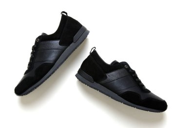 spor ayakkabıları beyaz arkaplanda izole