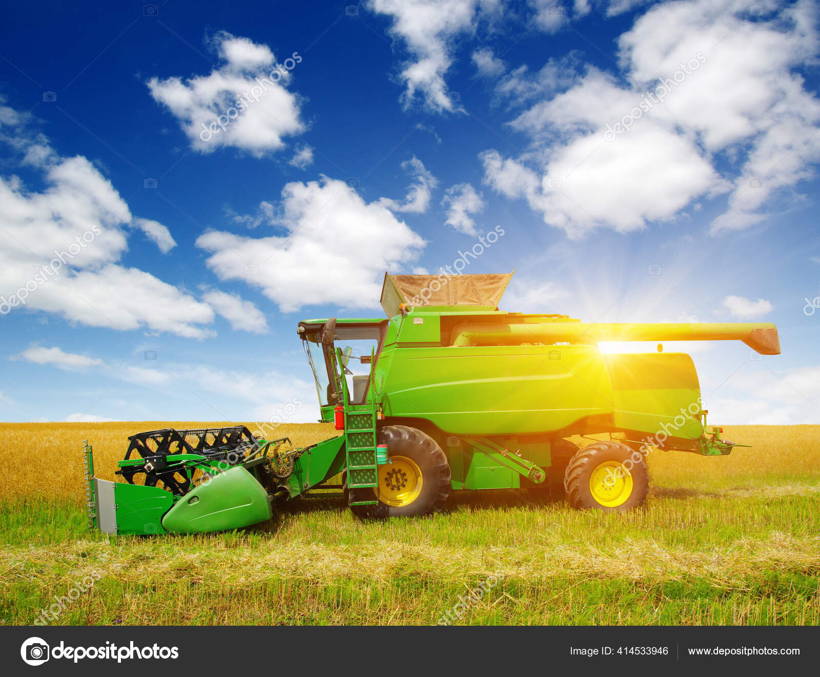 Harvester Harvests Combine Working Field Stock Photo by ©Aleks 414533946