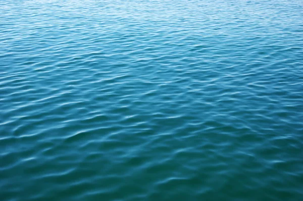 波と青い海の表面 水の背景 — ストック写真