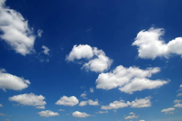 Céu Fundo Nuvens Brancas — Fotografia de Stock