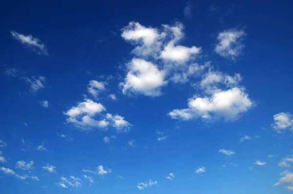 Lucht Achtergrond Witte Wolken — Stockfoto