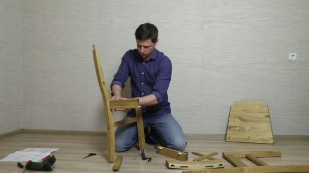 家具装配过程 — 图库视频影像