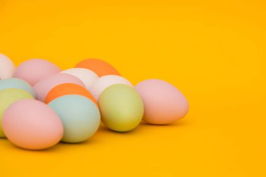 Mutlu Paskalya tatil tebrik afiş.