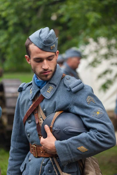 RUSSIA, MOSCA - 9 GIUGNO 2017: Soldato del 106 reggimento Francia della Prima Guerra Mondiale. Mosca festival storico Times and Epochs — Foto Stock