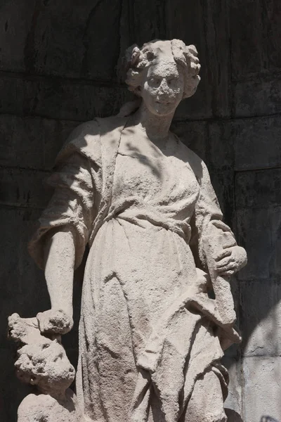 Statue with shadow and sun. Upper town of Bergamo, Italy — Stock Photo, Image