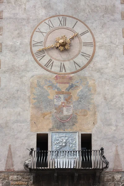 Tour de l'horloge de Bergame. Torre DellOrologio sur Piazza della Cittadella. Haute ville de Bergame, Italie — Photo