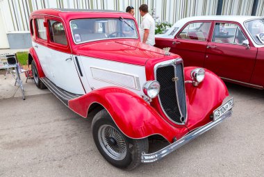 Samara, Rusya - 19 Mayıs 2018: Vintage Alman otomobil avare W22 şehir sokak