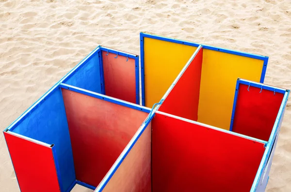 Multicolored Beach Changing Rooms Sandy Beach Cabins Dressing Lockers — Stock Photo, Image
