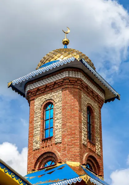 Dôme Doré Mosquée Islamique Contre Ciel Bleu — Photo