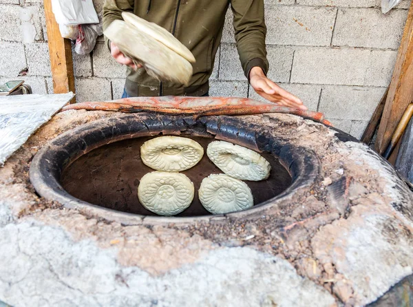 Cozedura Tradicional Pão Chato Uzbeque Forno Tandyr — Fotografia de Stock