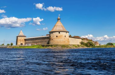 Shlisselburg, Rusya Federasyonu - 8 Ağustos 2018: Tarihi kale Oreshek bir eski Rus kaledir. Shlisselburg Kalesi yakınındaki St Petersburg, Rusya. 1323 kurulan