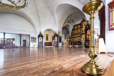 Torzhok, Rusya - 8 Temmuz 2018: İç tapınağın Borisoglebsky manastır, Kutsal bakire sunumunu Kilisesi. Kilise 1620 kuruldu