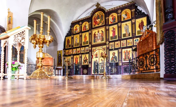 俄罗斯托尔佐克 2018年7月8日 Borisoglebsky 修道院的圣殿中 东正教圣像圣母教堂内的圣像 教会成立于1620 — 图库照片