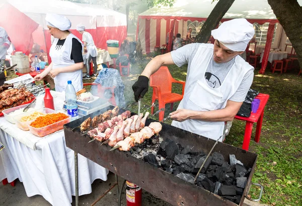 Samara Russia Giugno 2018 Cucinare Shish Kebab Shashlik Carne Pollo — Foto Stock