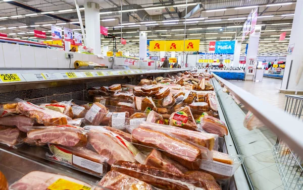 Samara Rusland April 2018 Verschillende Vlees Worst Klaar Koop Bij — Stockfoto