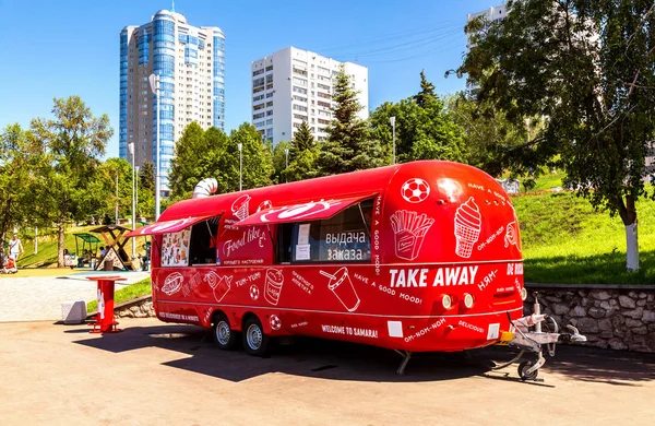 Samara Russia Giugno 2018 Food Truck Mobile Drink Snack Van — Foto Stock