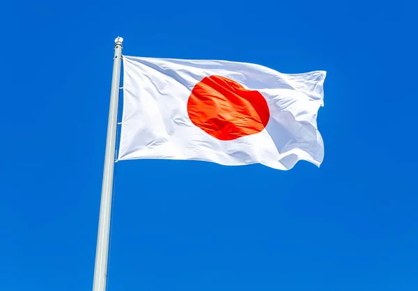 Nationale Vlag Van Japan Wuiven Wind Tegen Blauwe Hemel — Stockfoto