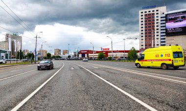 Kazan, Rusya - 10 Haziran 2018: Görünümü bir yaz günü Kazan şehirde merkezi sokak üzerinde 